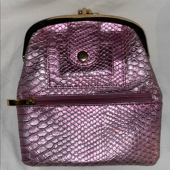 Deux Lux Pink Metallic Fold Over Clutch With Snap Closure.. New - Picture 3 of 15